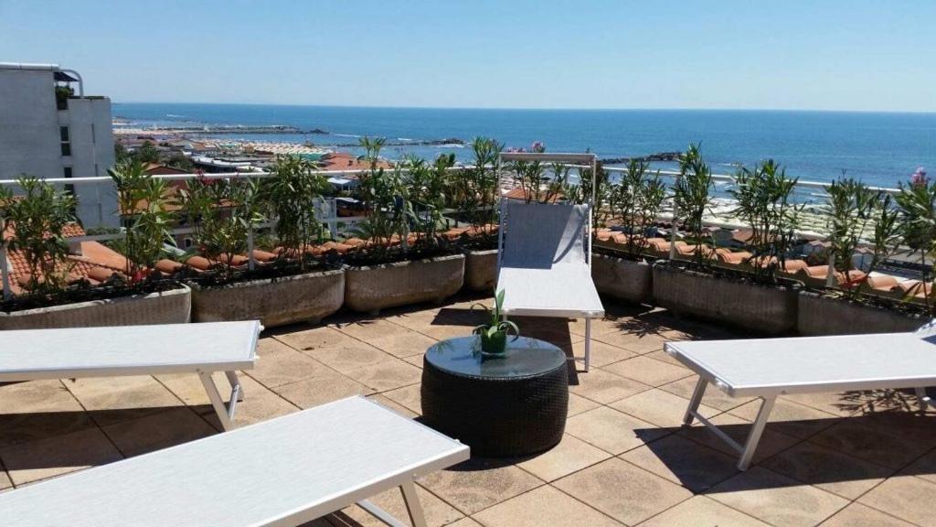 מרינה די מסה Hotel Tirreno מראה חיצוני תמונה