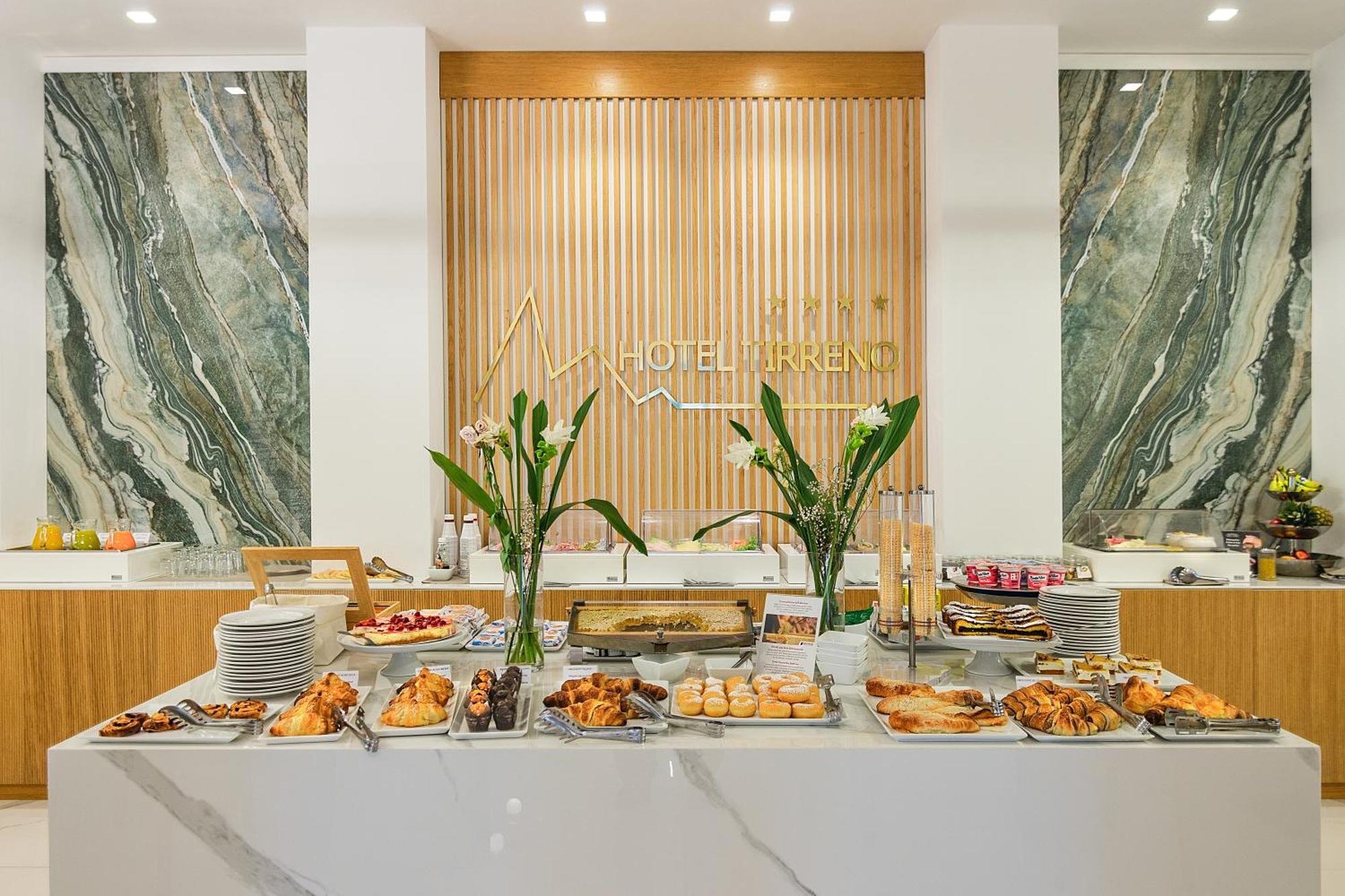 מרינה די מסה Hotel Tirreno מראה חיצוני תמונה
