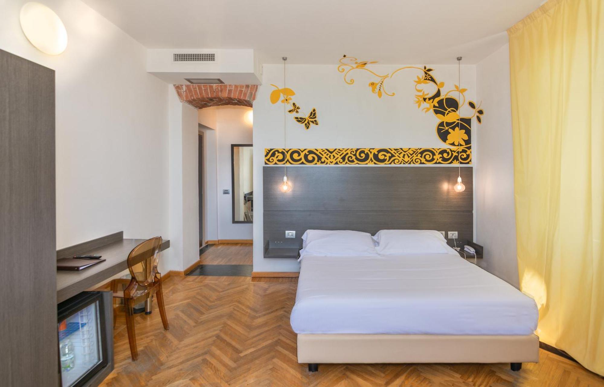 מרינה די מסה Hotel Tirreno מראה חיצוני תמונה