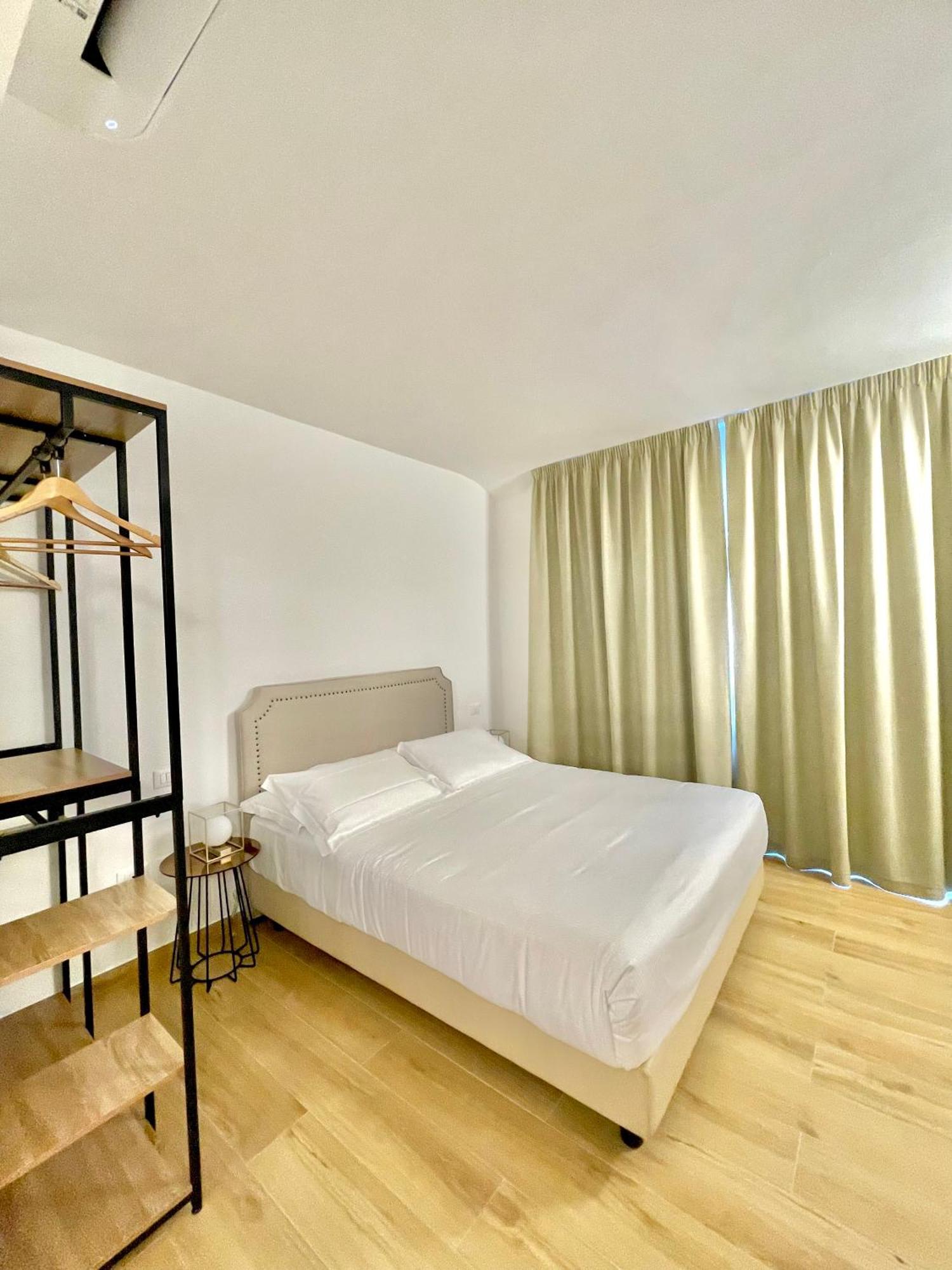 מרינה די מסה Hotel Tirreno מראה חיצוני תמונה
